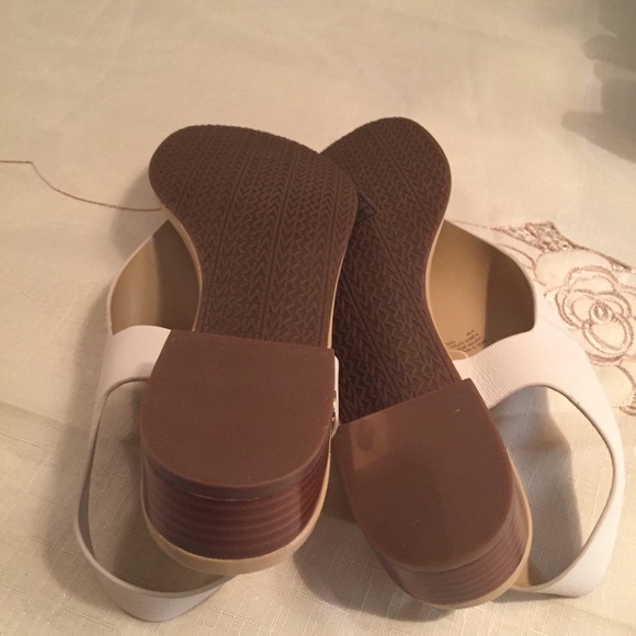 MICHAEL Michael Kors tan heeled sandals sz. 8.5 - Picture 5 of 5